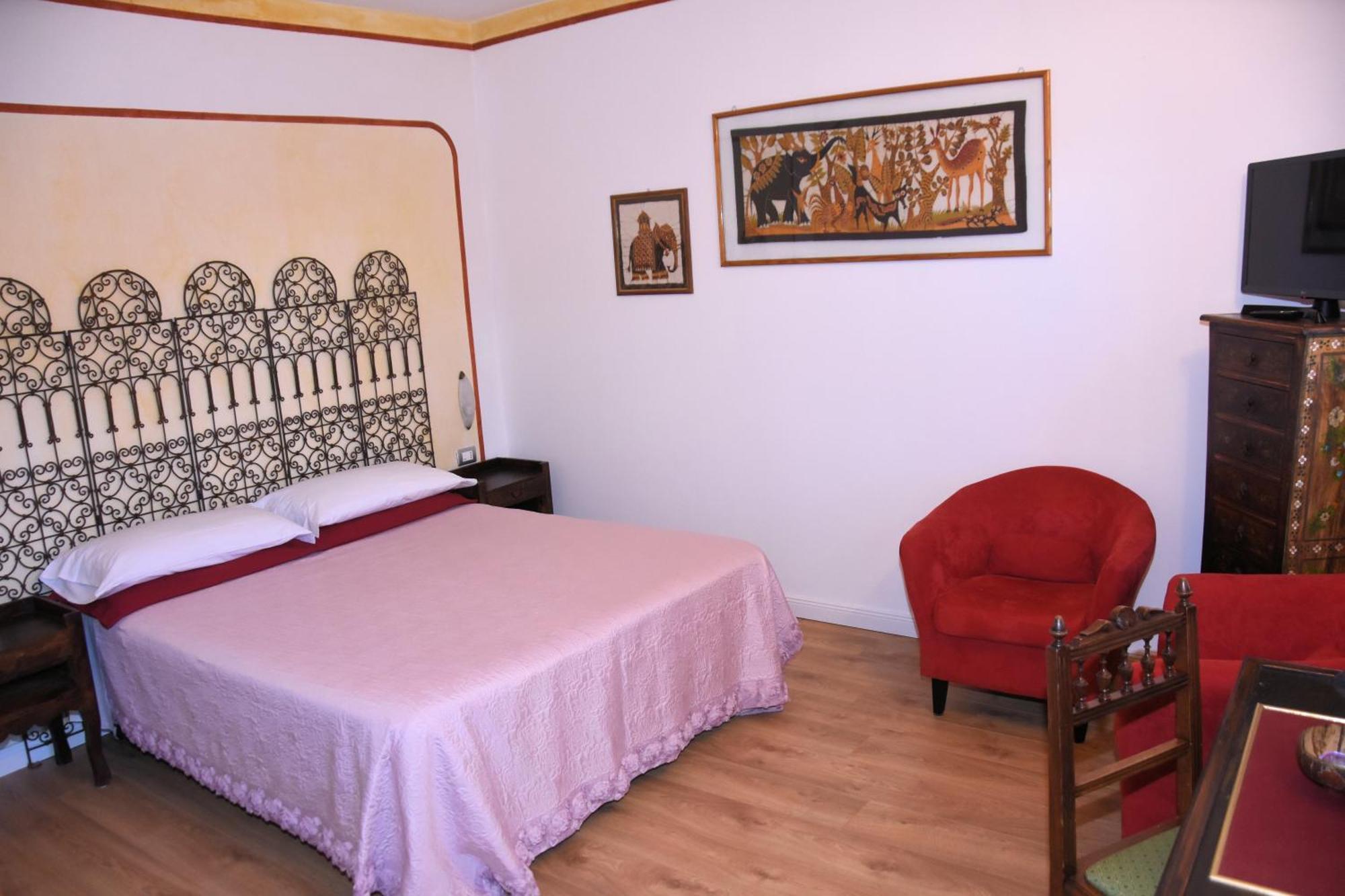 Guest House La Carolina Tigliole Buitenkant foto