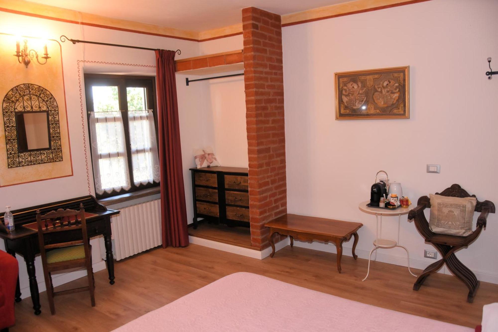 Guest House La Carolina Tigliole Buitenkant foto