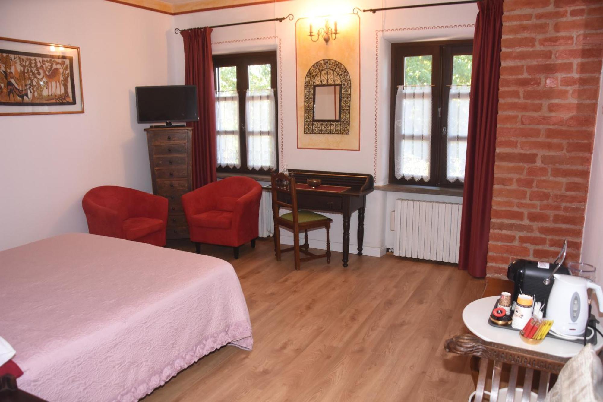 Guest House La Carolina Tigliole Buitenkant foto