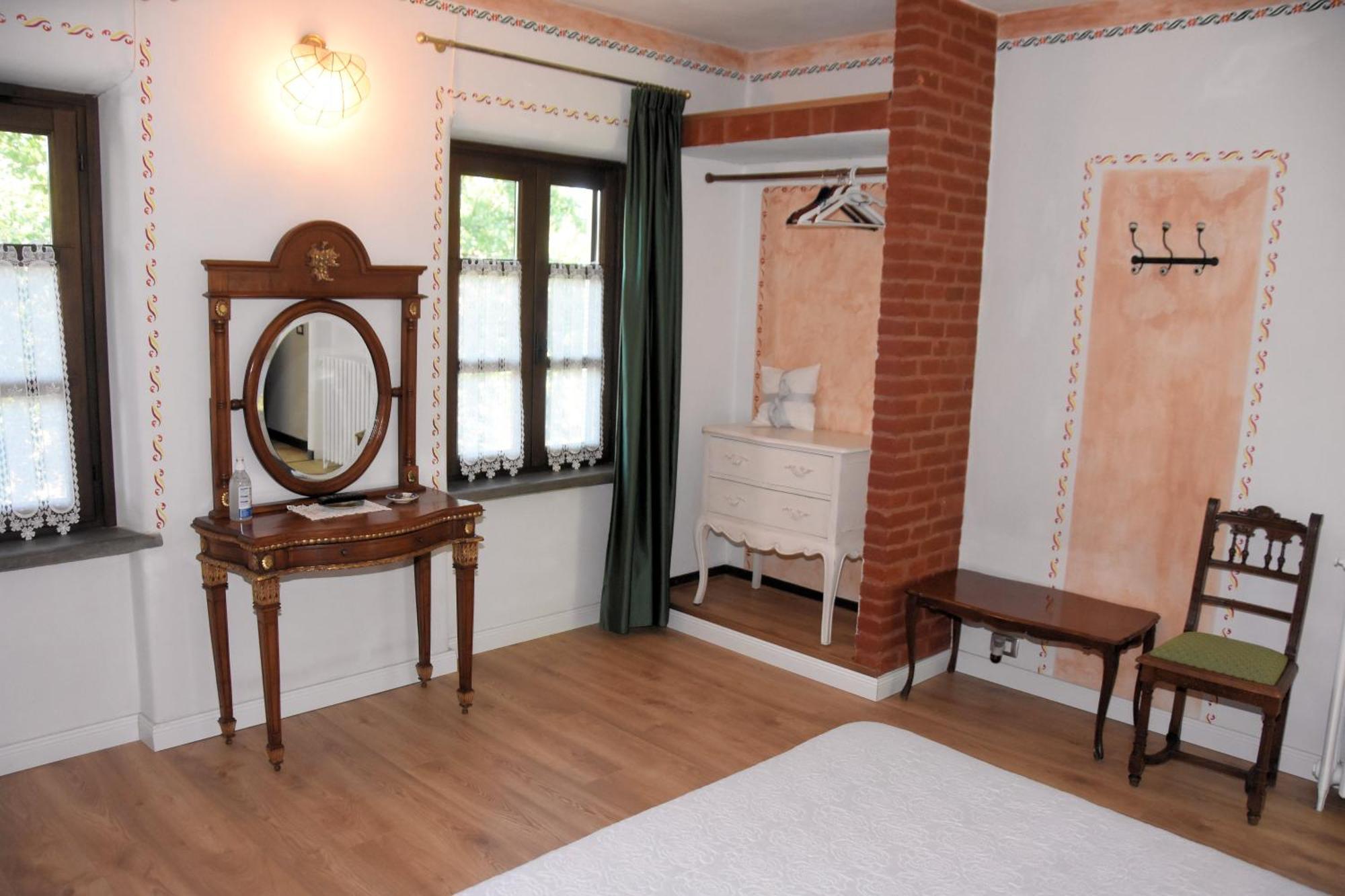 Guest House La Carolina Tigliole Buitenkant foto